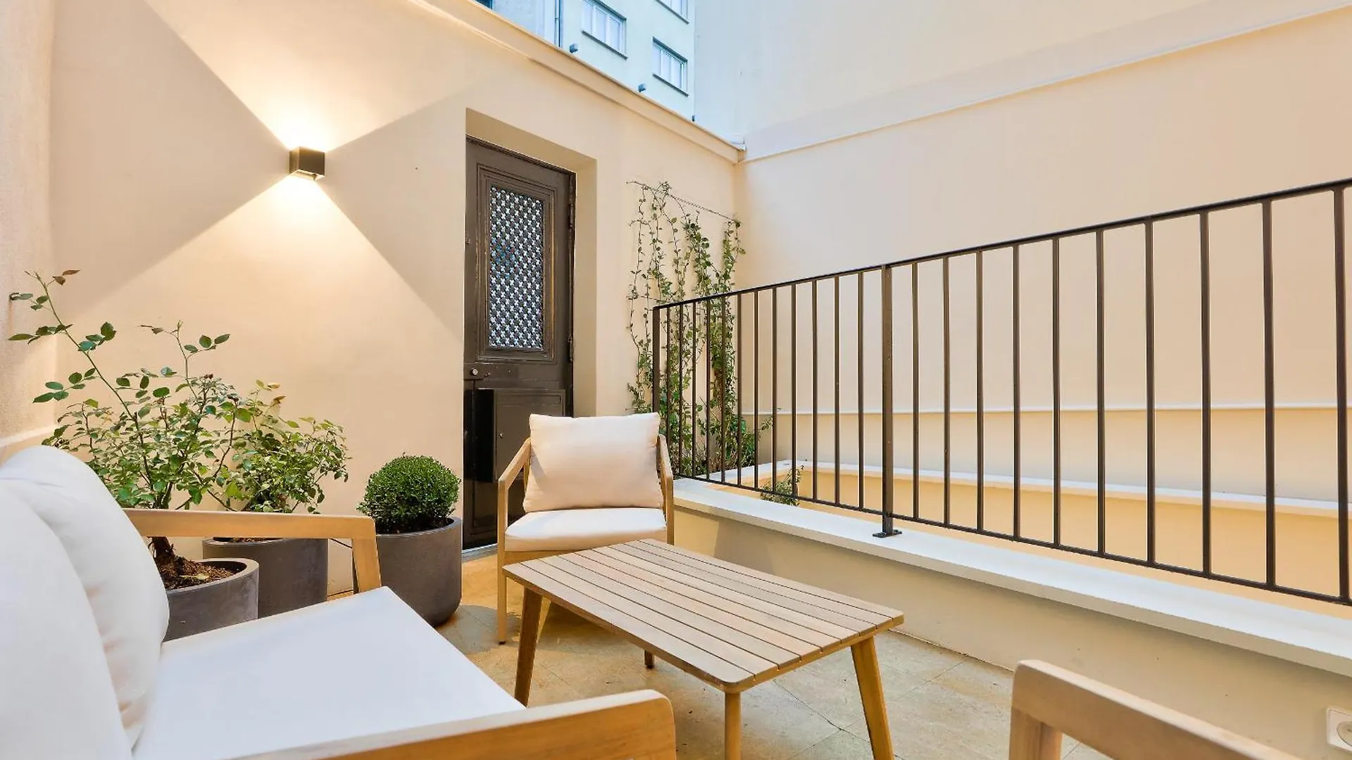 Maison Iena - Serviced On Champs Elysees Paris