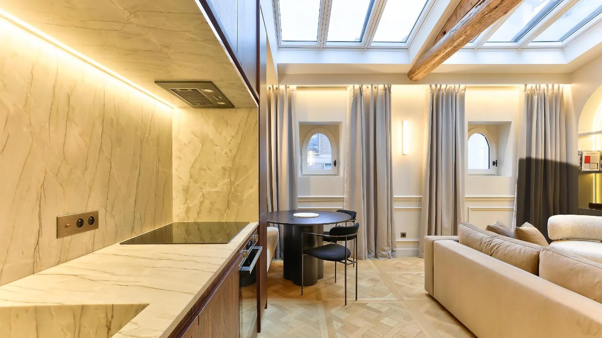 Maison Iena - Serviced On Champs Elysees *