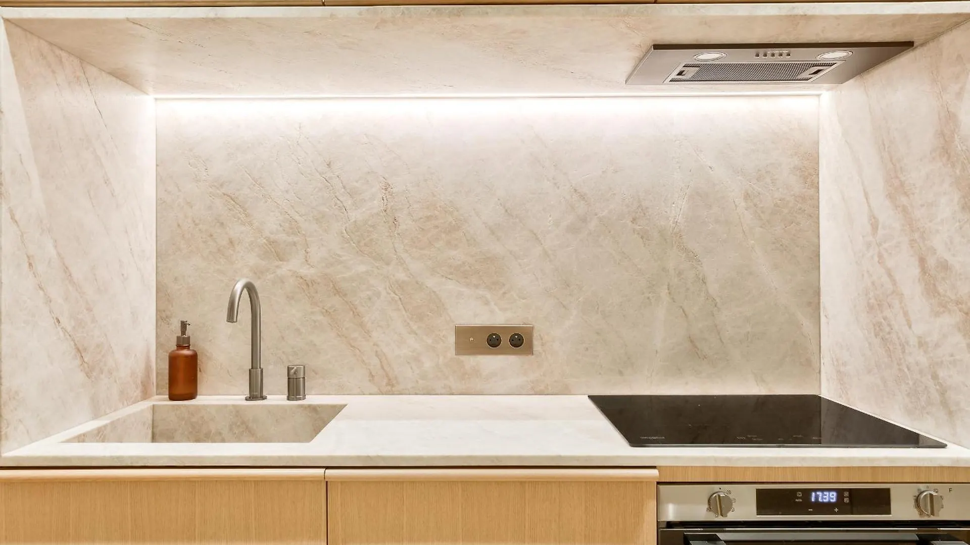 Maison Iena - Serviced On Champs Elysees Apartment *