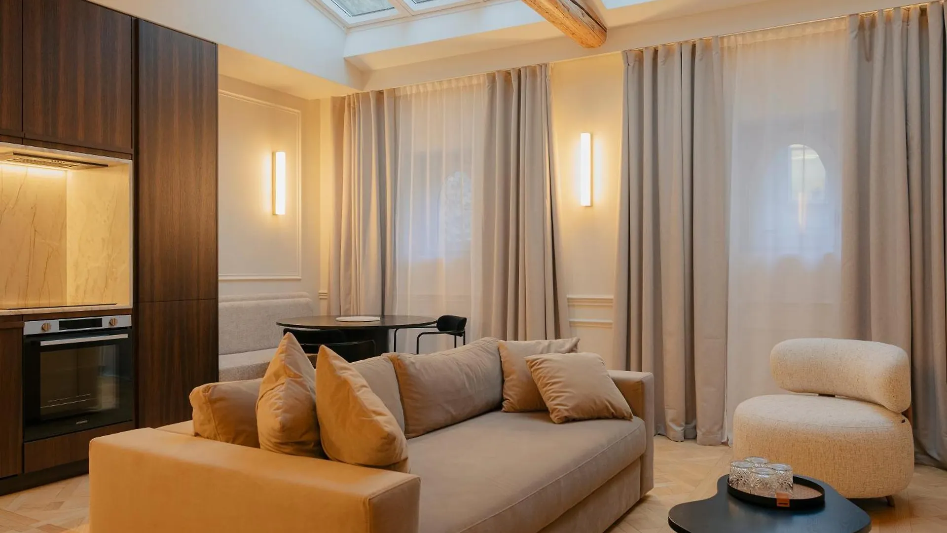 Maison Iena - Serviced On Champs Elysees *